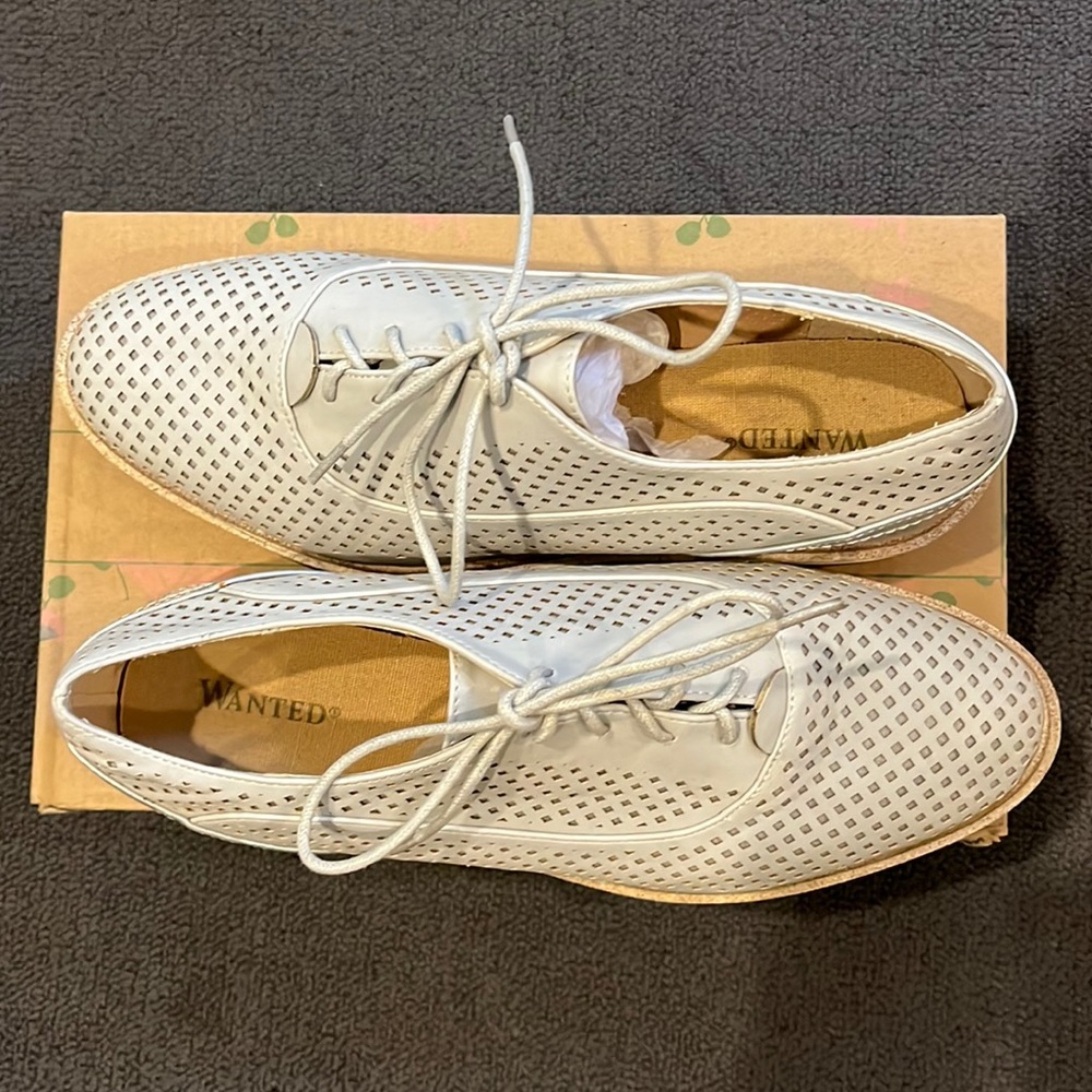 Wanted Oxford menswear style dove grey with silver trim and off white rubber